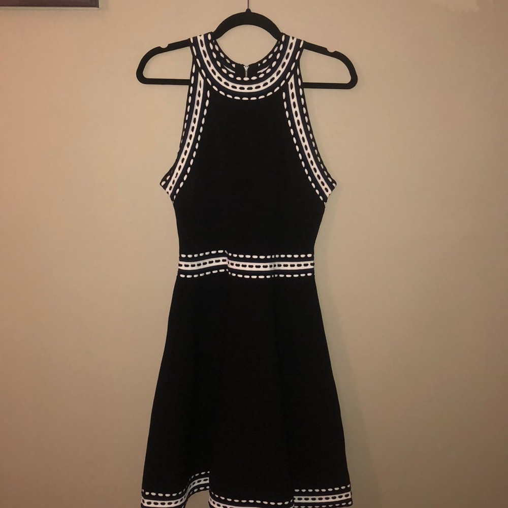 Black and while nylon dress